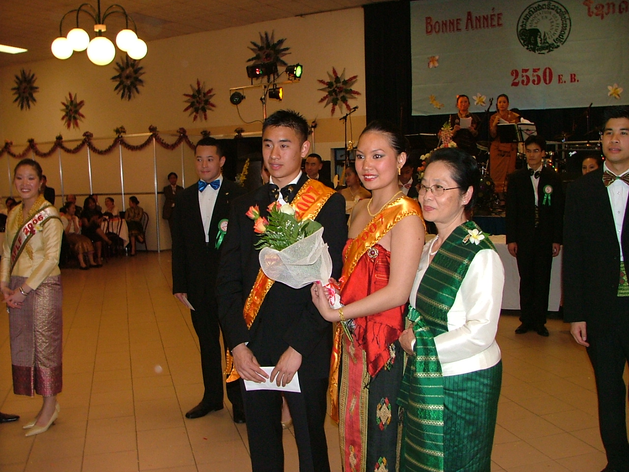 soirée pimay lao 2007associa.femmes lao en france 322.jpg